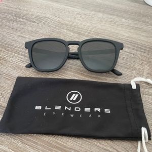 Blenders Soul Singer Black Polarized Sunglasses